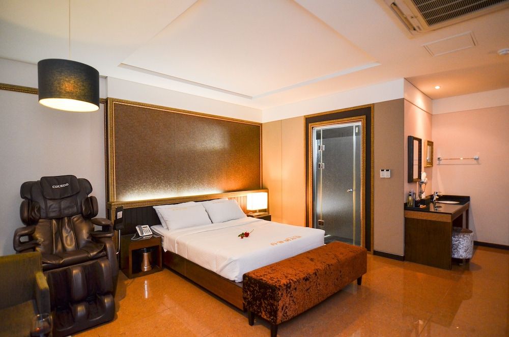 Ambassador VVIP Room 3