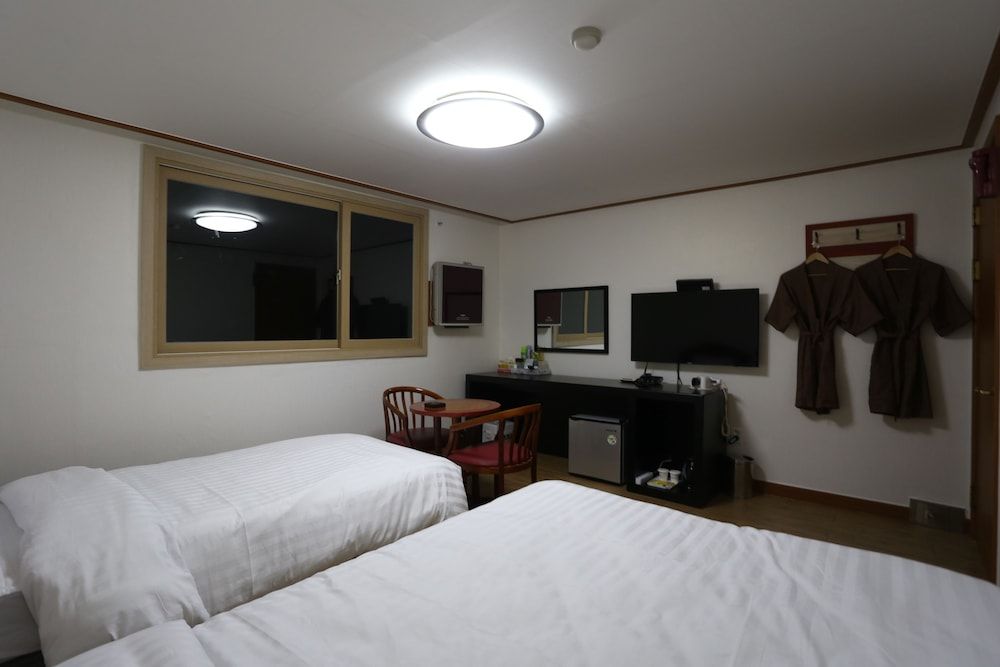 Hotel Coco Deluxe Twin Room 3