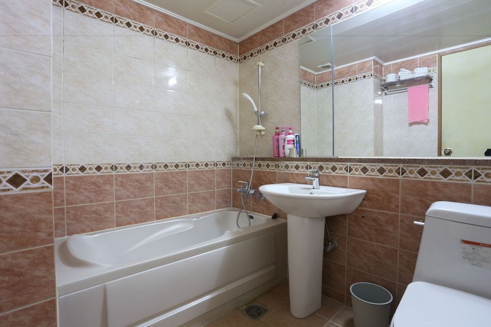 Hotel Coco Traditional Room (Ondol) 4