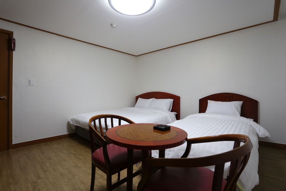 Hotel Coco Deluxe Twin Room 4