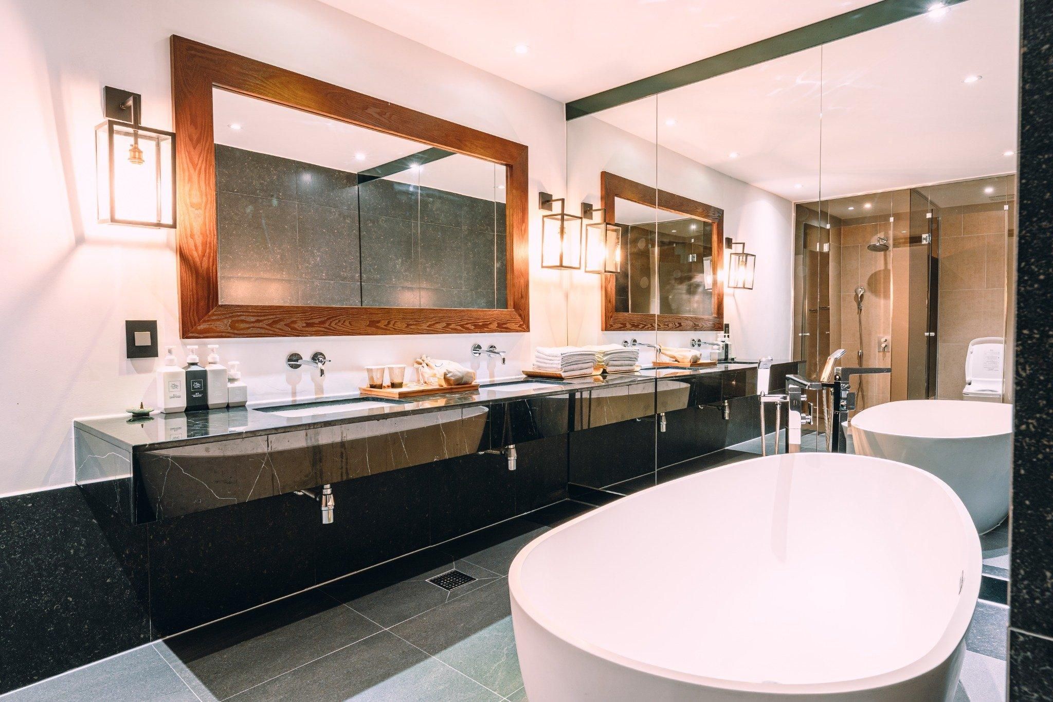 The Classic by Hotelone Premier Suite 4