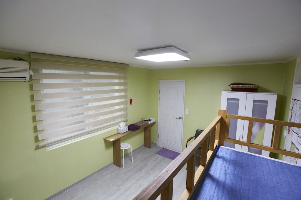 undefined Hans House 10