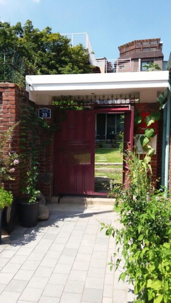 undefined Hans House 3