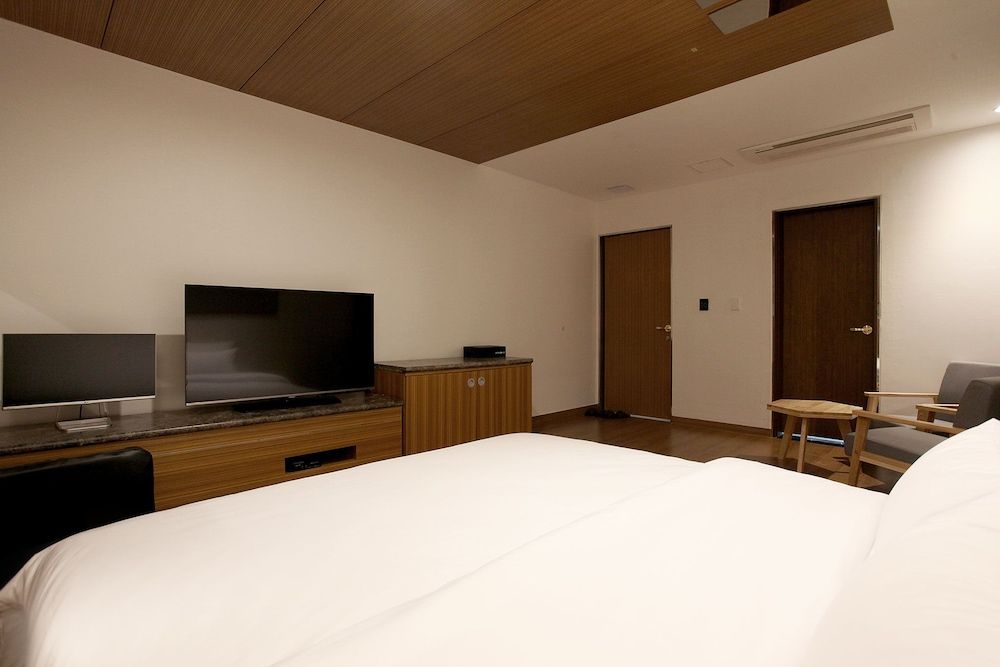 The Ace Hotel Premier Room 6