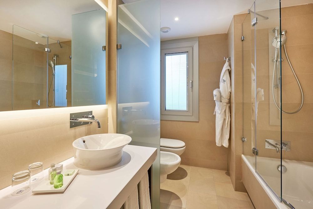 NH Sants Barcelona Standard Room (Fair) 7