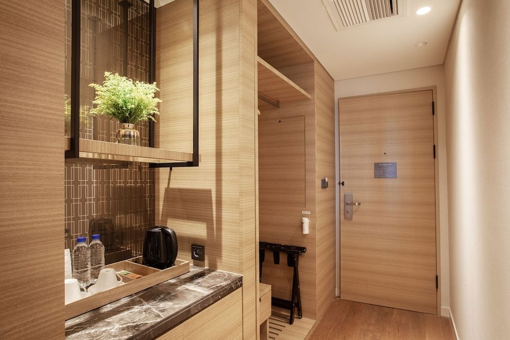 undefined Crown Park Hotel 9