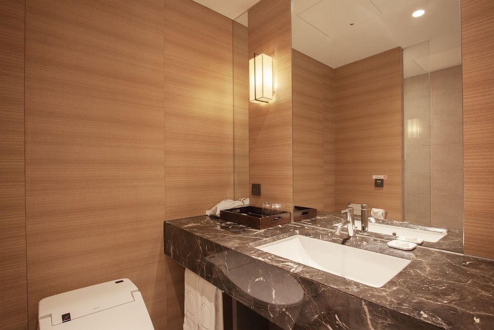 Crown Park Hotel Standard Twin Room 4