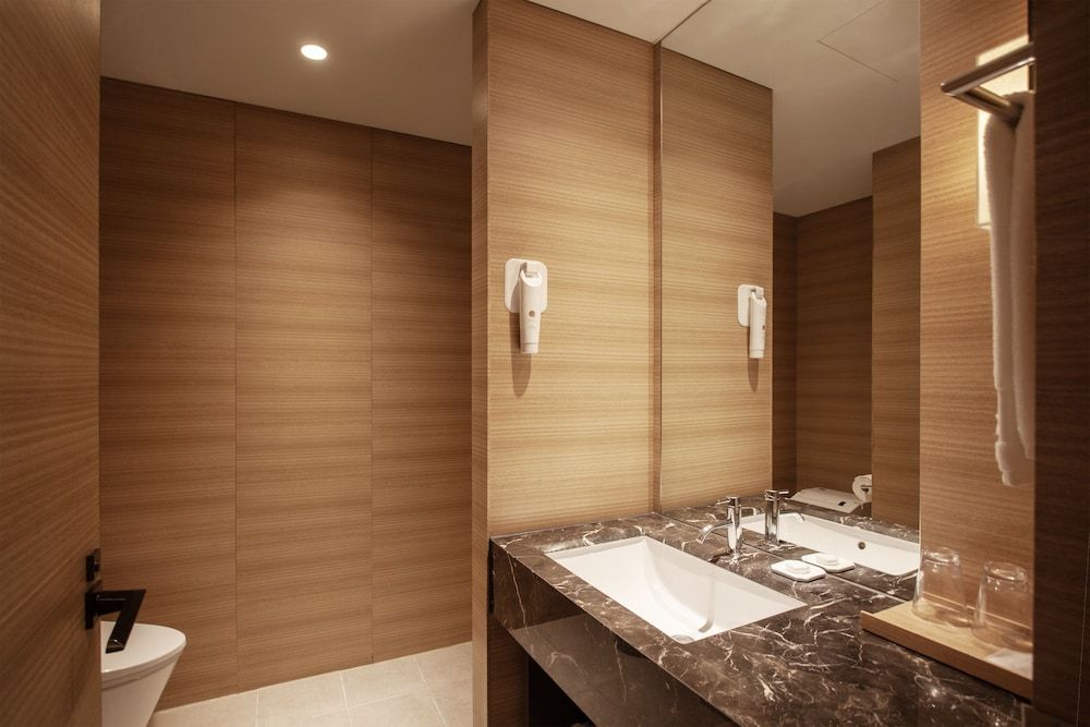 undefined Crown Park Hotel 10