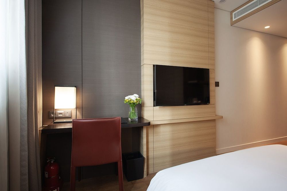 Crown Park Hotel Standard Double Room 4