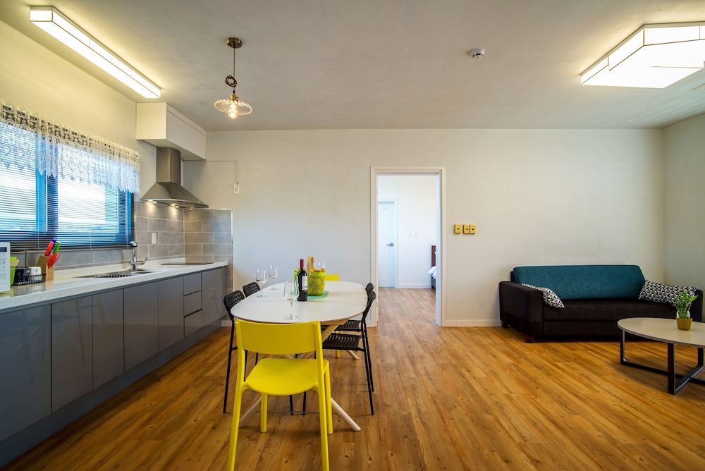 Poema Stay 2 Bed Room Family Suite 11