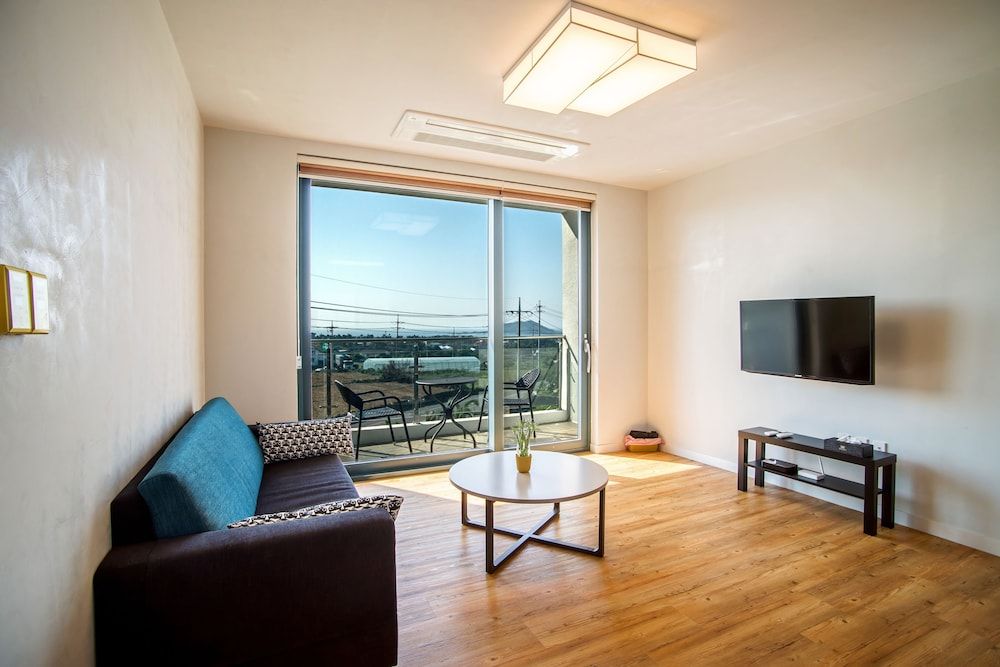 Poema Stay 2 Bed Room Family Suite 14