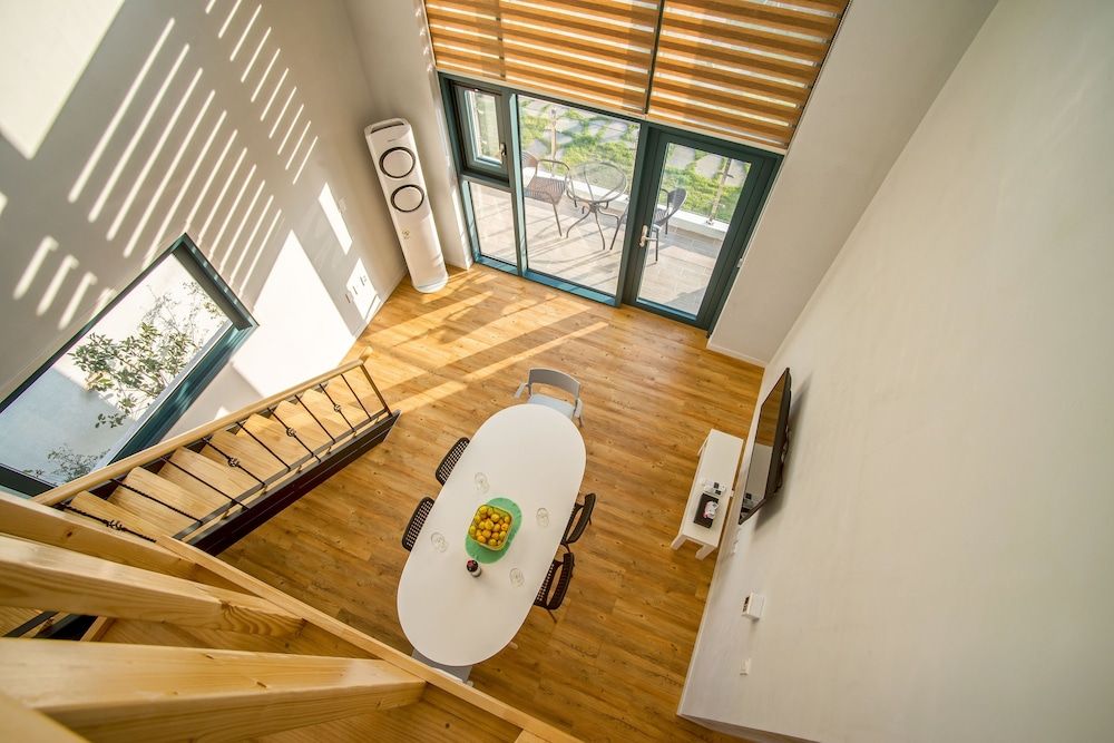 Poema Stay 2 Bed Room Loft 10