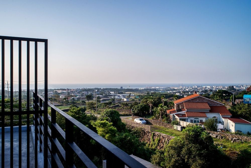 Poema Stay 2 Bed Room Loft 8