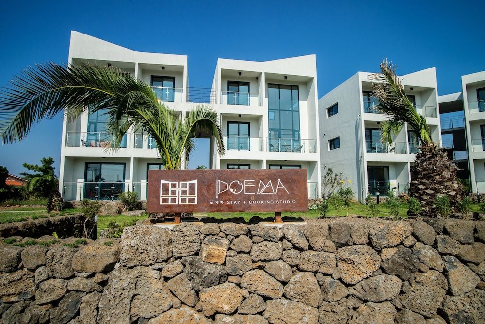 undefined Poema Stay 5