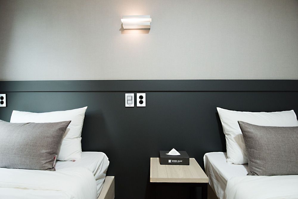 Ehwa in Myeongdong Basic Twin Room, 2 Twin Beds, Non Smoking 10