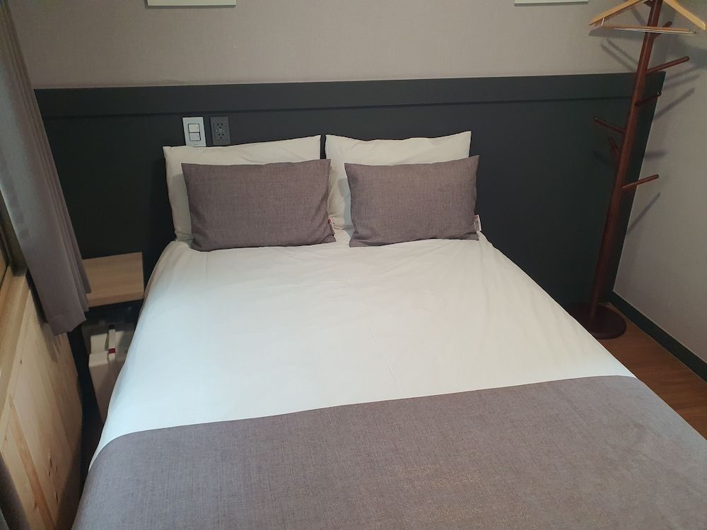 Ehwa in Myeongdong Basic Double Room, 1 Double Bed, Non Smoking 3