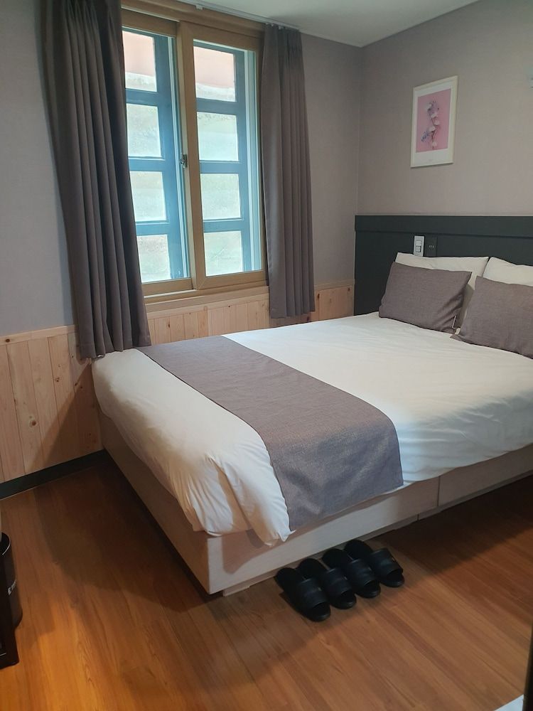 Ehwa in Myeongdong Basic Double Room, 1 Double Bed, Non Smoking 4