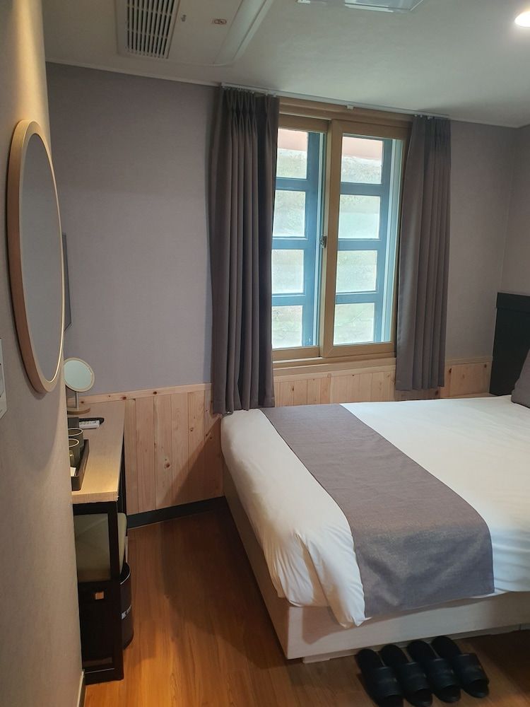 Ehwa in Myeongdong Basic Double Room, 1 Double Bed, Non Smoking 2