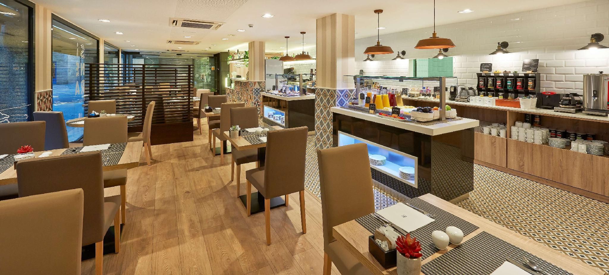 undefined NH Les Corts 4