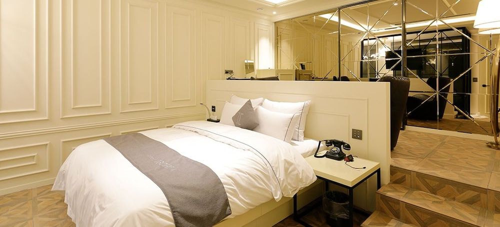 Ischia Hotel Premier Standard(ExtraBedKRW 20000on-site,mixed-gender not allowed for 3 or more pax/Freebreakfast) 4