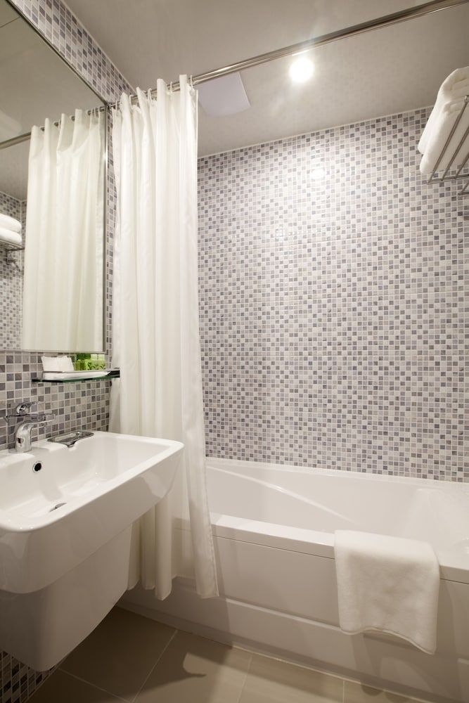 G2 Hotel Myeongdong Triple Room 2