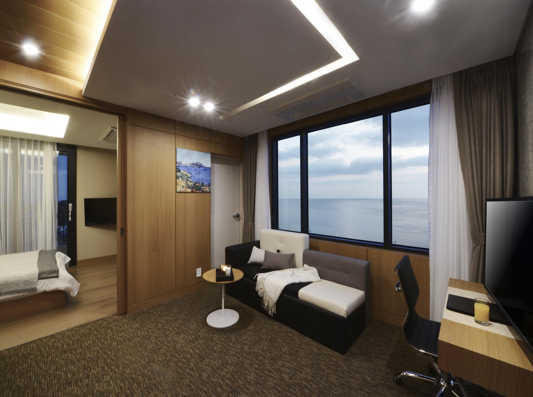 Junior Corner Suite Ocean Double (Panorama Ocean View)