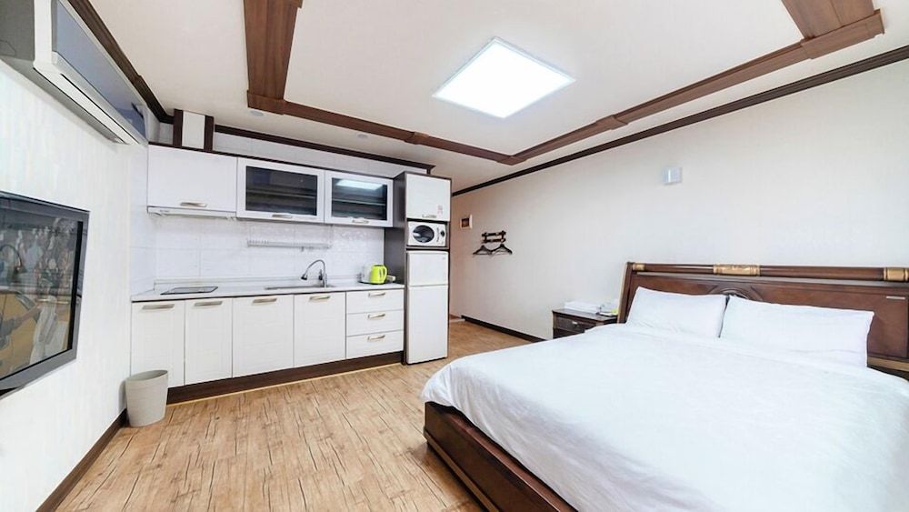 undefined Grim Resort 4