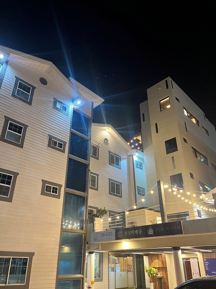 undefined Grim Resort 7