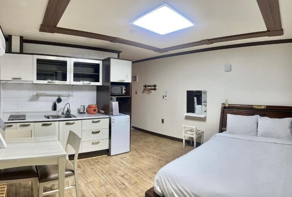 Grim Resort Couple Room (Adjacent to Building, No View) 5