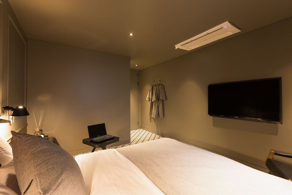 Trang BLUE Standard Double Room 5