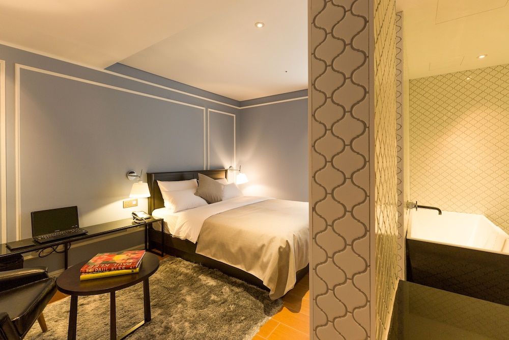 Trang BLUE Deluxe Double Room 6