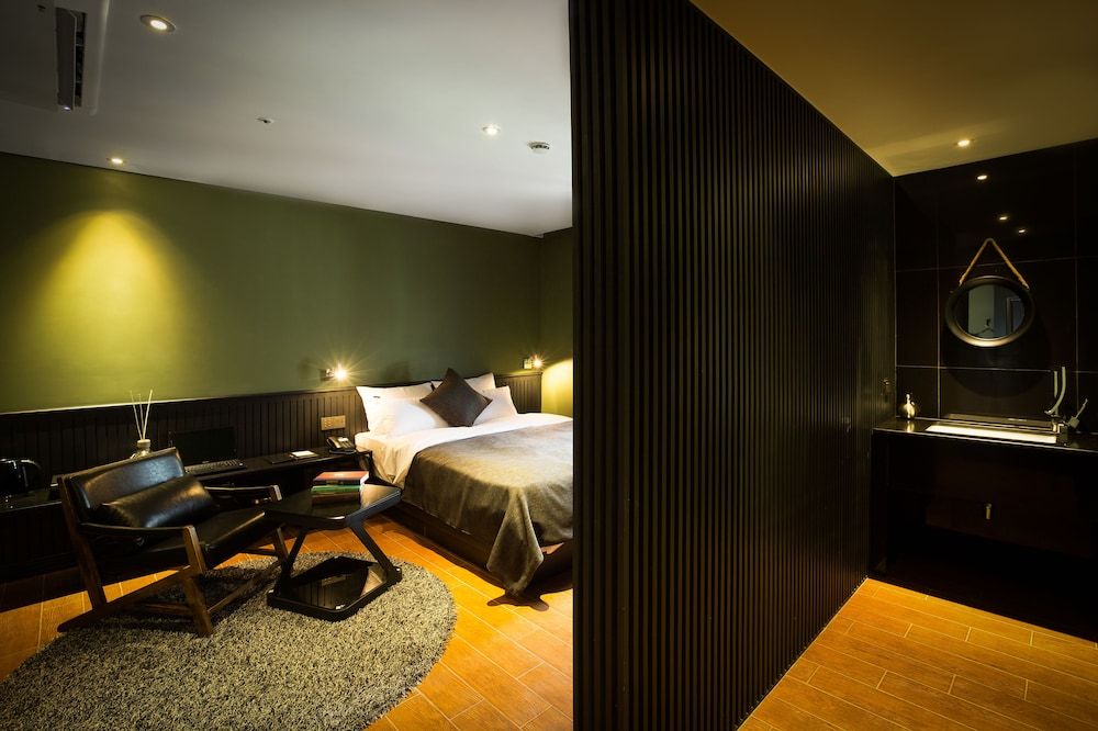 Trang BLUE Deluxe Double Room 16