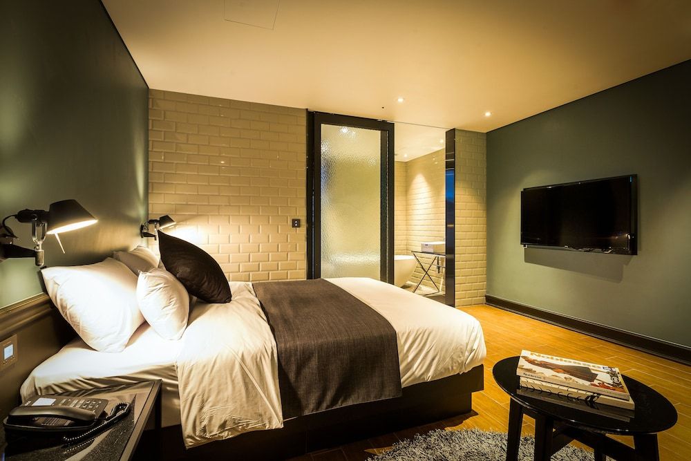 Trang BLUE Deluxe Double Room 8