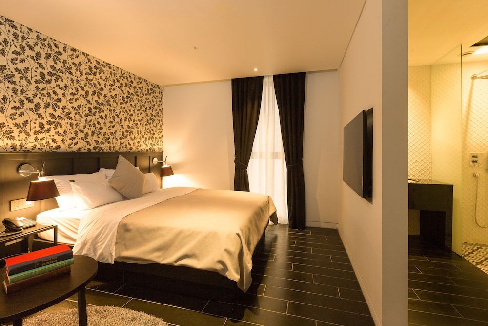 Trang BLUE Deluxe Double Room 4