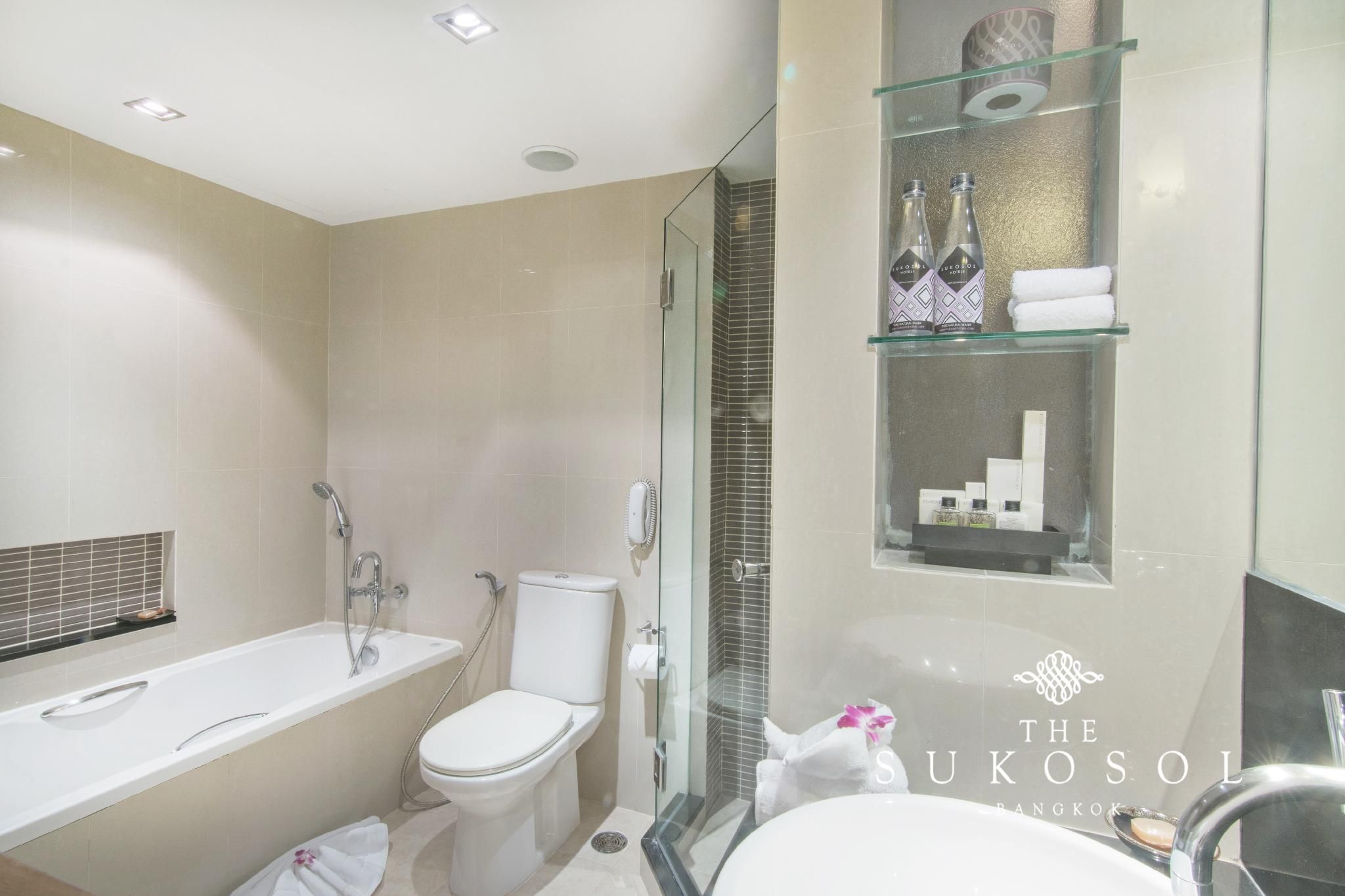 The Sukosol Deluxe Twin Bed 2