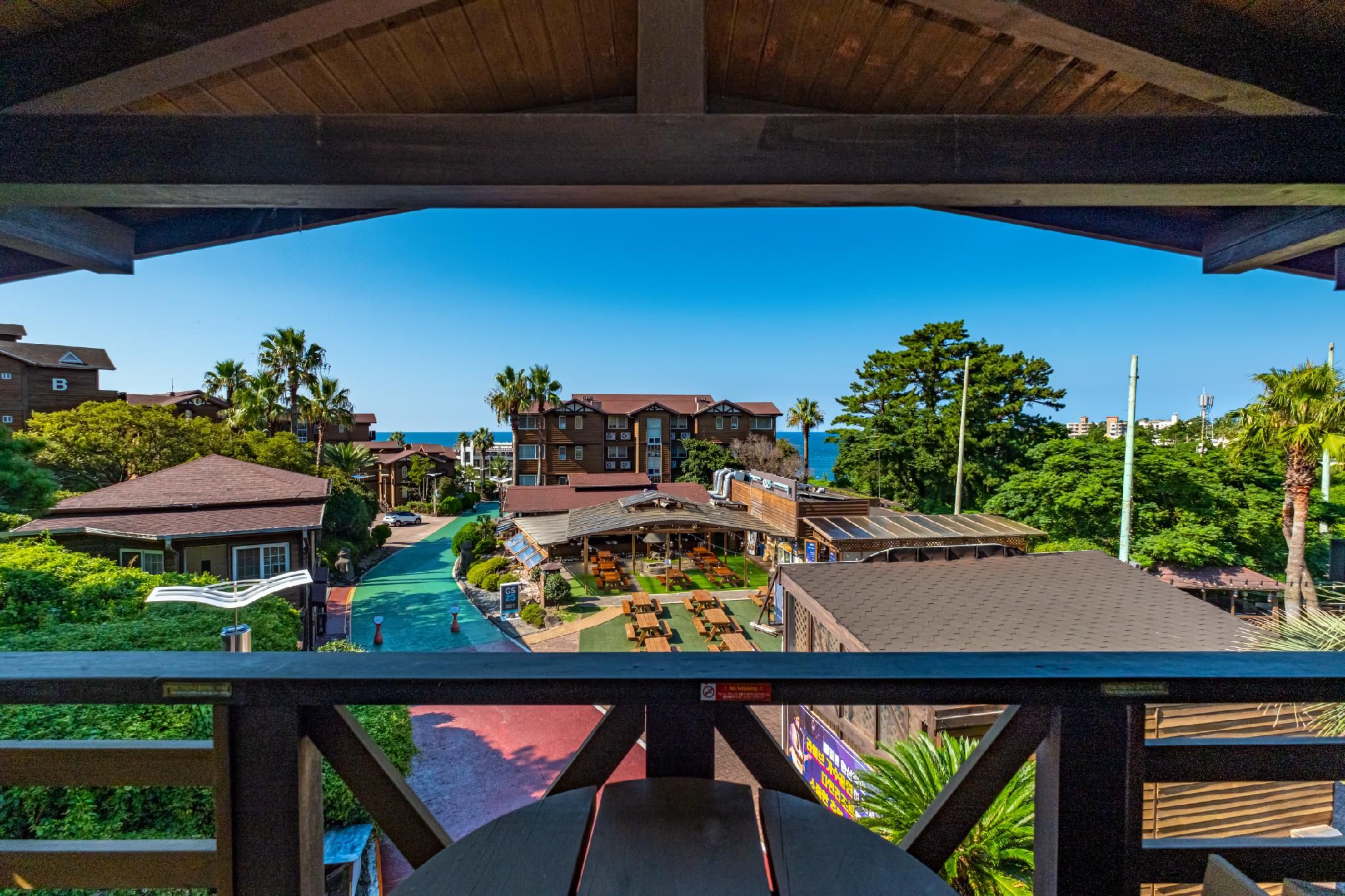 undefined Dyne Resort 7