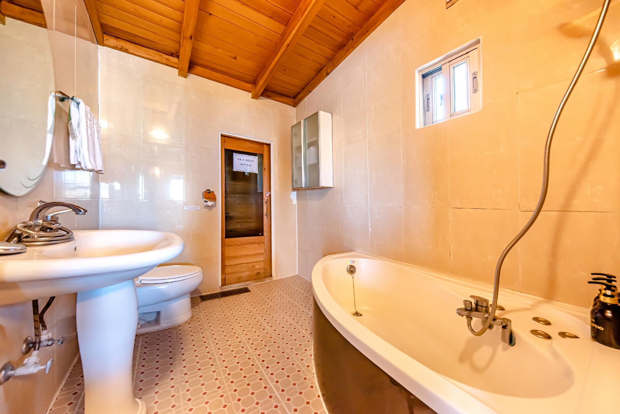 undefined Dyne Resort 8