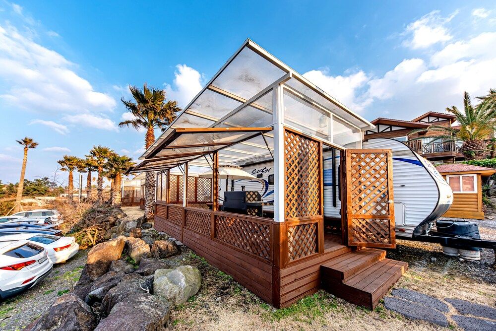 undefined Dyne Resort 2