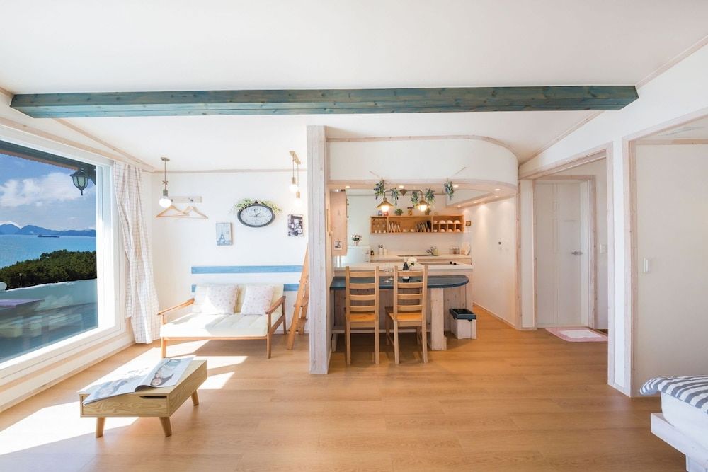 13 Ohoo Pension Standard Double Room, Sea View 2