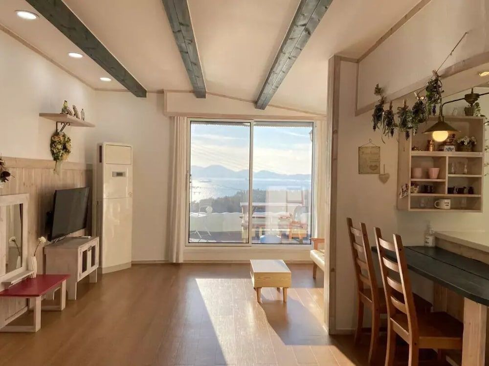 13 Ohoo Pension Standard Double Room, Sea View 21