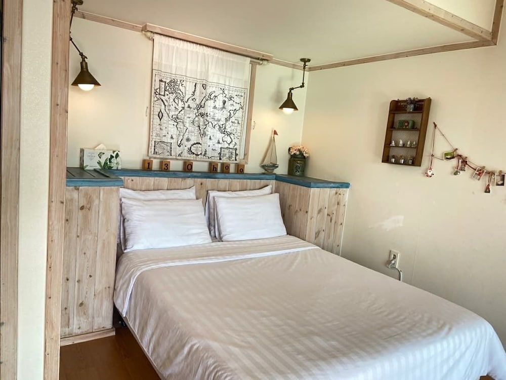 13 Ohoo Pension Standard Double Room, Sea View 8