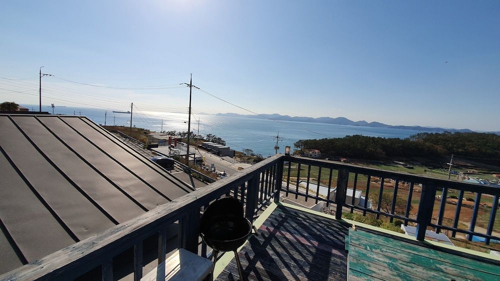 13 Ohoo Pension Standard Double Room, Sea View 22