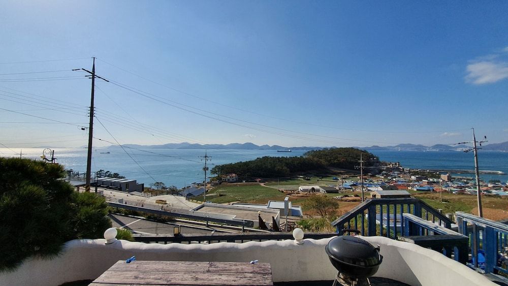 13 Ohoo Pension Standard Double Room, Sea View 26