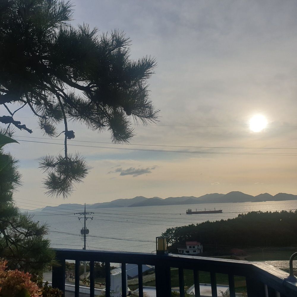 13 Ohoo Pension Standard Double Room, Sea View 27