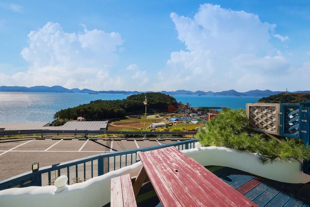 13 Ohoo Pension Standard Double Room, Sea View 25