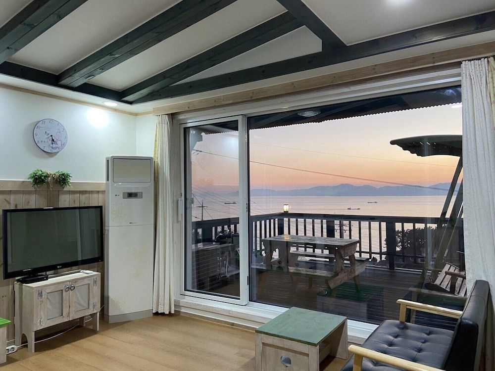 13 Ohoo Pension Superior Apartment, 1 Bedroom, Sea View 21