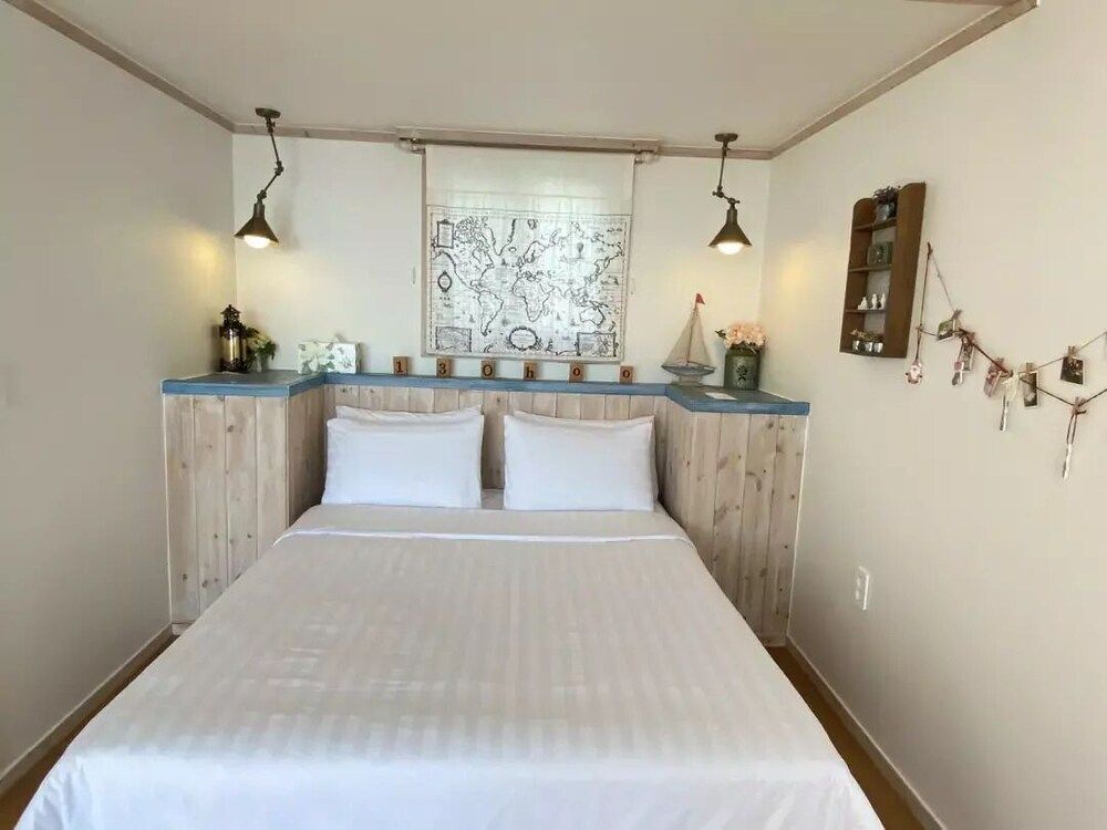 13 Ohoo Pension Standard Double Room, Sea View 9