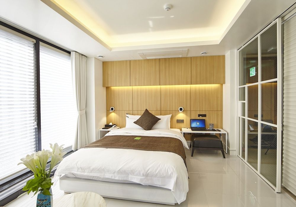 Hotel Soulhada Deluxe Double Room 8