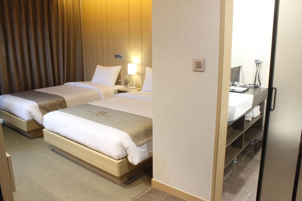 Royal Emporium Incheon Airport Hotel Premier Twin 2