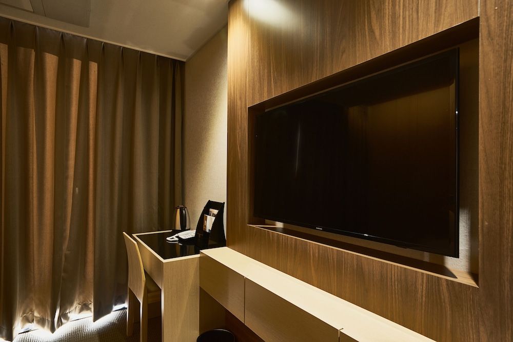 Royal Emporium Incheon Airport Hotel Run of the House 14